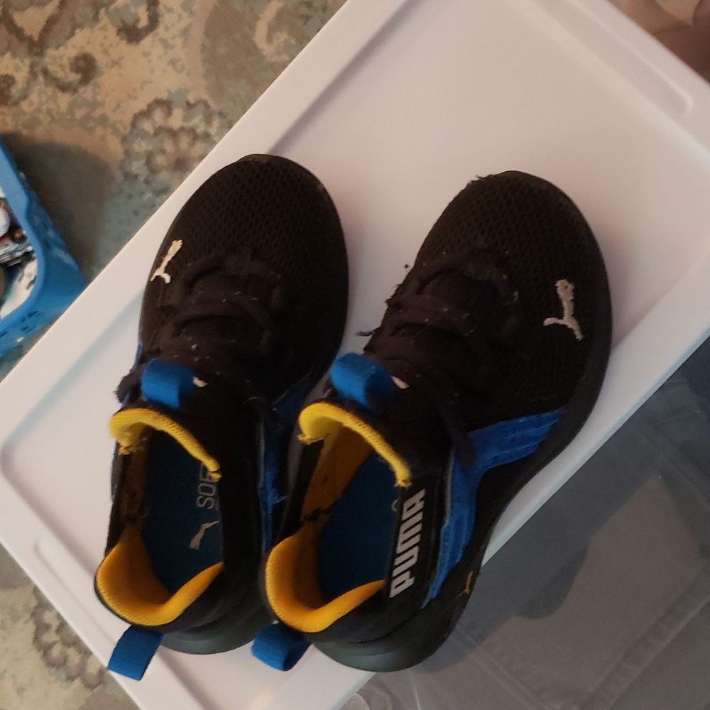 Kids size 11M Puma